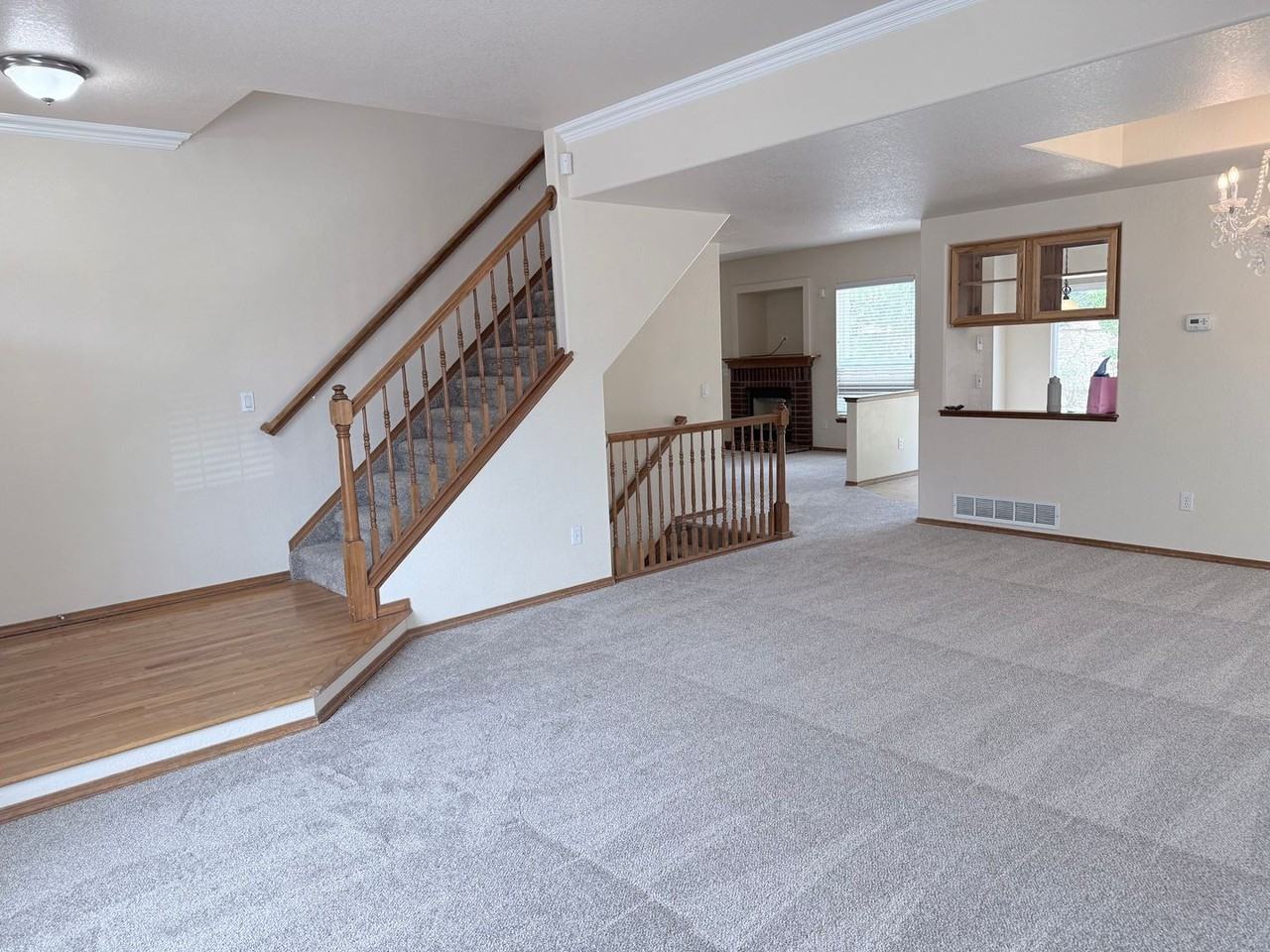 7492 Amberly Dr - Photo 3 of 29