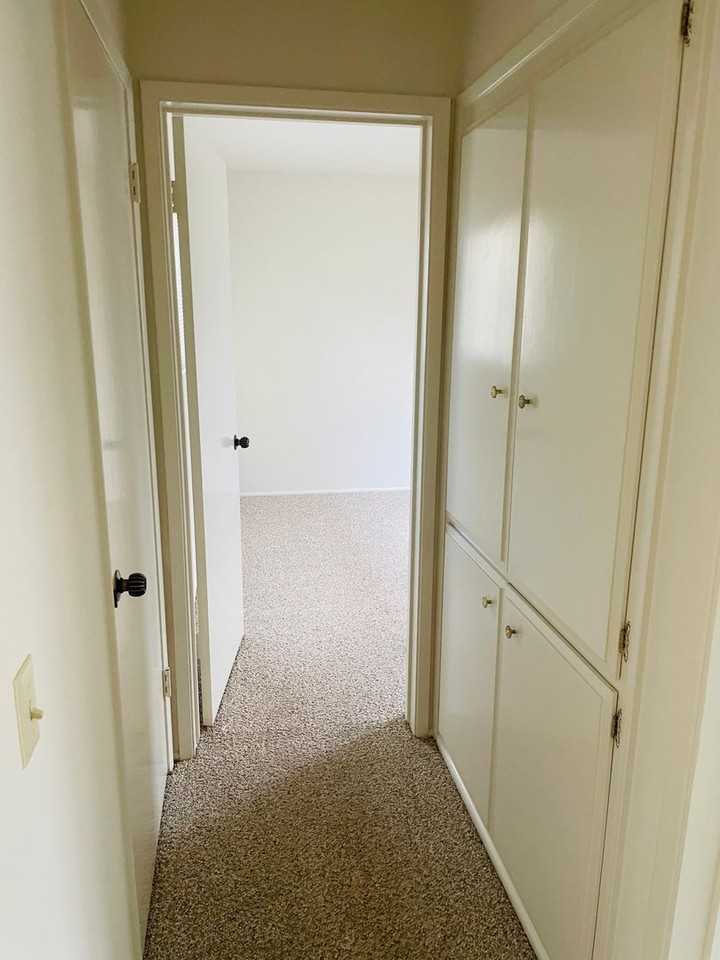 469 Kern Ave - Photo 7 of 28