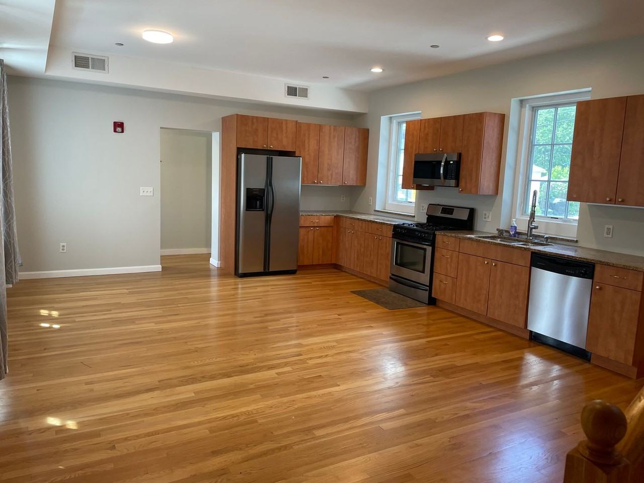 1488 Westminster St - Photo 2 of 26