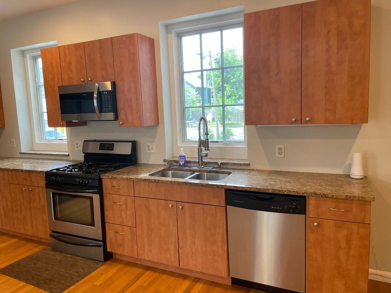 1488 Westminster St - Photo 3 of 26
