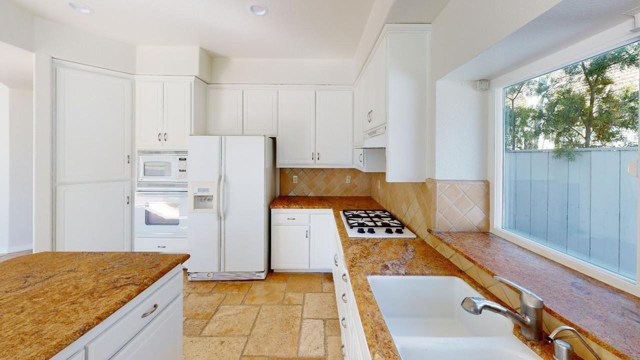 4655 Snapdragon Way - Photo 2 of 22