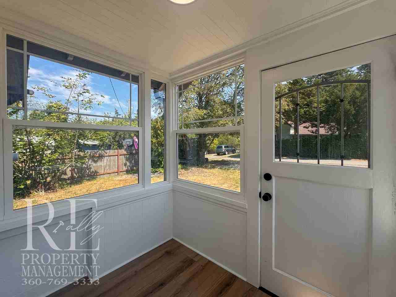 1005 Sidney Ave - Photo 2 of 40