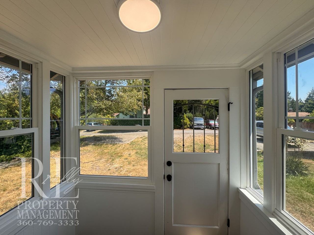 1005 Sidney Ave - Photo 3 of 40