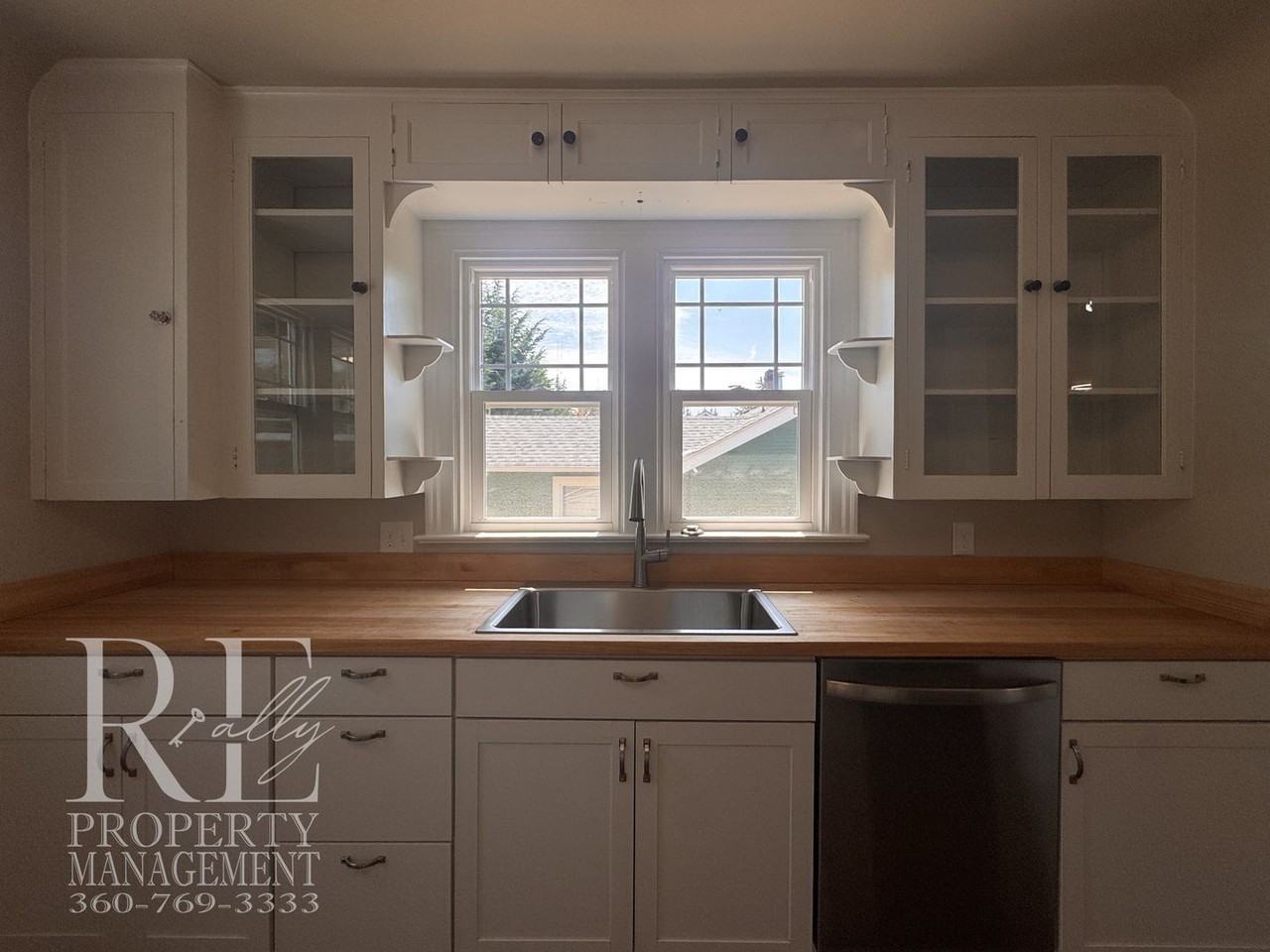 1005 Sidney Ave - Photo 5 of 40
