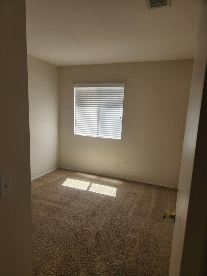 5926 Regino Ave - Photo 6 of 12