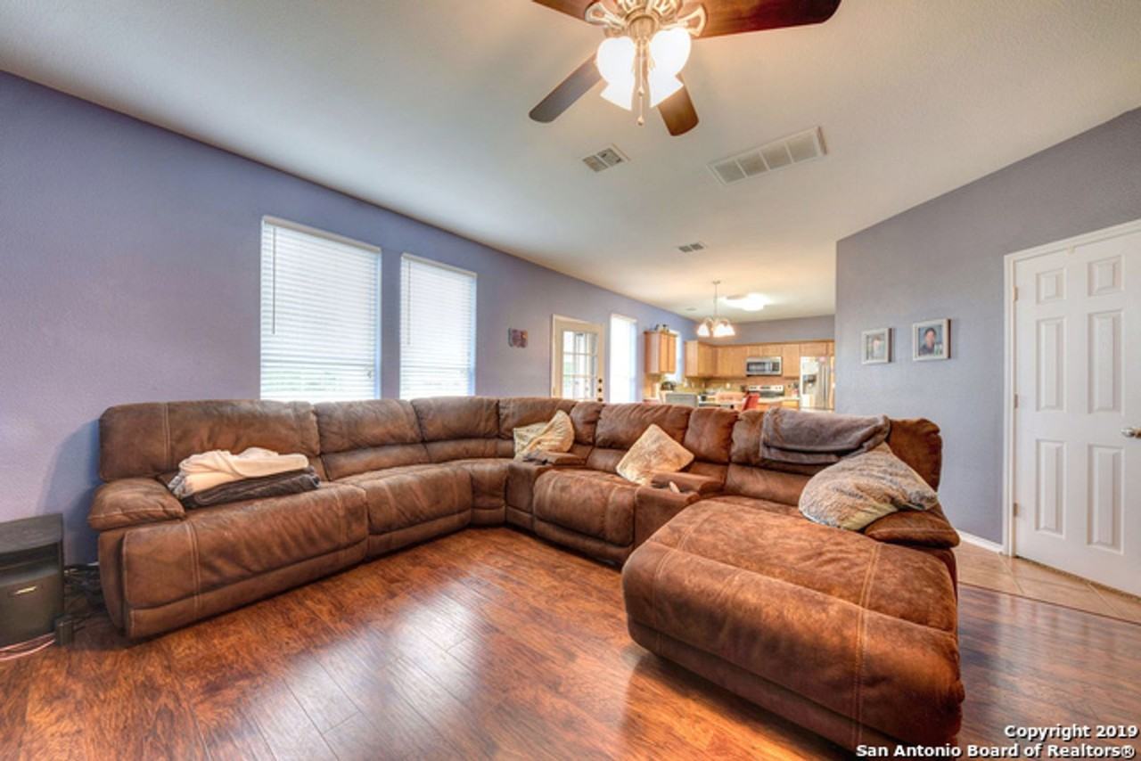 157 Carmel Dr - Photo 5 of 25