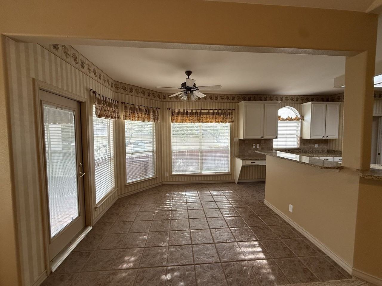18123 Brookwood Frst - Photo 7 of 29