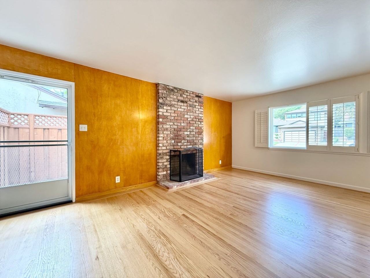 420 Madison Ave - Photo 5 of 37