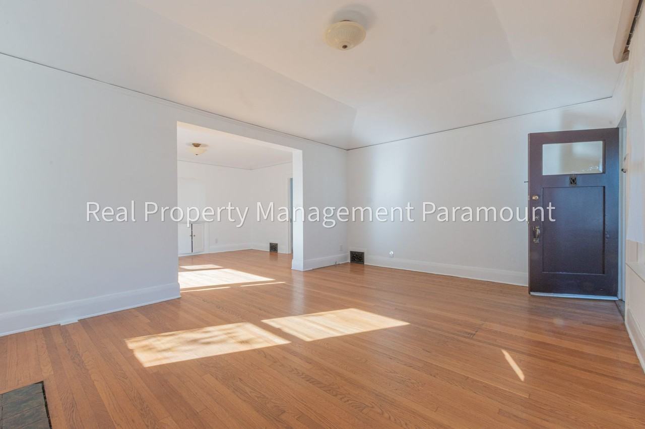 1929 N Berendo St - Photo 3 of 40
