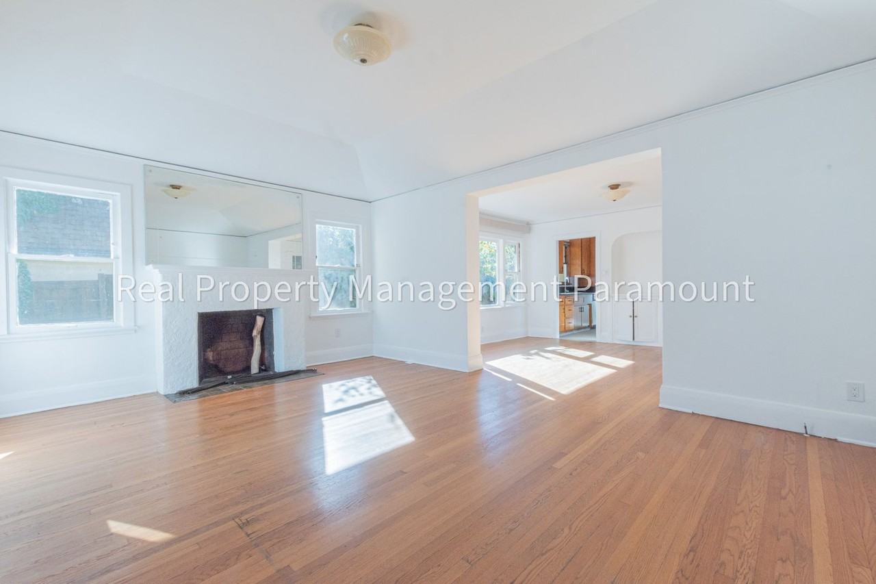 1929 N Berendo St - Photo 7 of 40