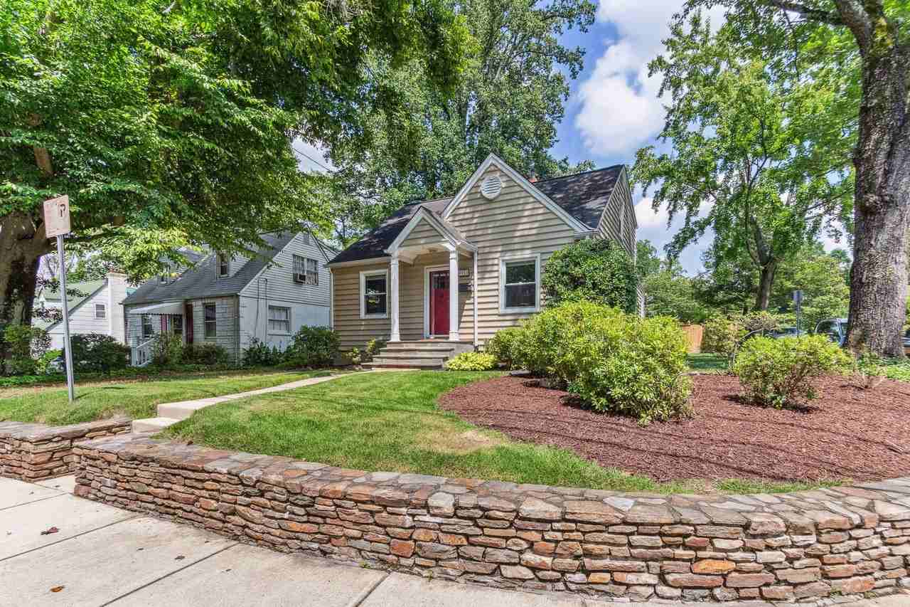 9909 Gardiner Ave - Photo 2 of 37