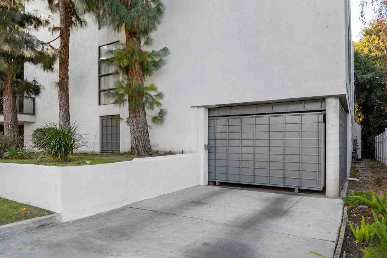 1527 Veteran Ave - Photo 6 of 7