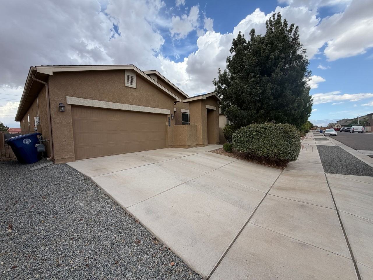 7005 Silver Moon Rd Nw - Photo 2 of 32