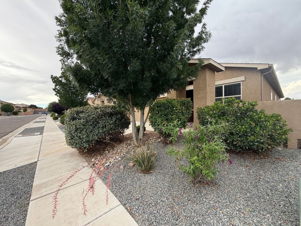 7005 Silver Moon Rd Nw - Photo 3 of 32