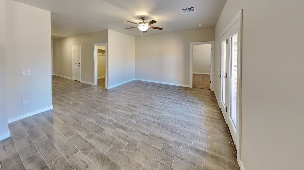 4517 Ne 124th St - Photo 5 of 24