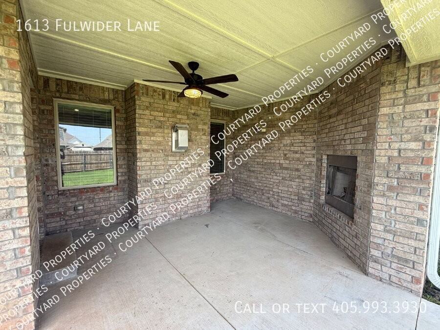 1613 Fulwider Ln - Photo 4 of 34