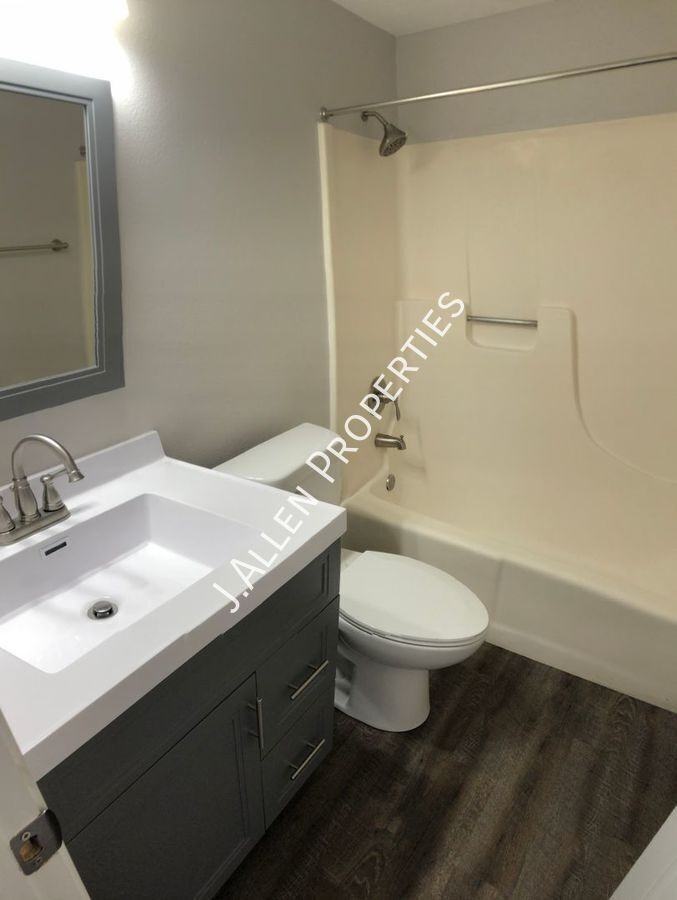 1901 Parker Cir #A - Photo 3 of 5
