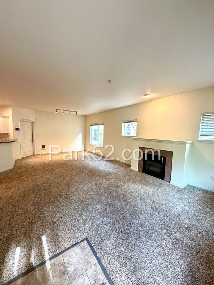 2178 Palisade Blvd - Photo 2 of 21