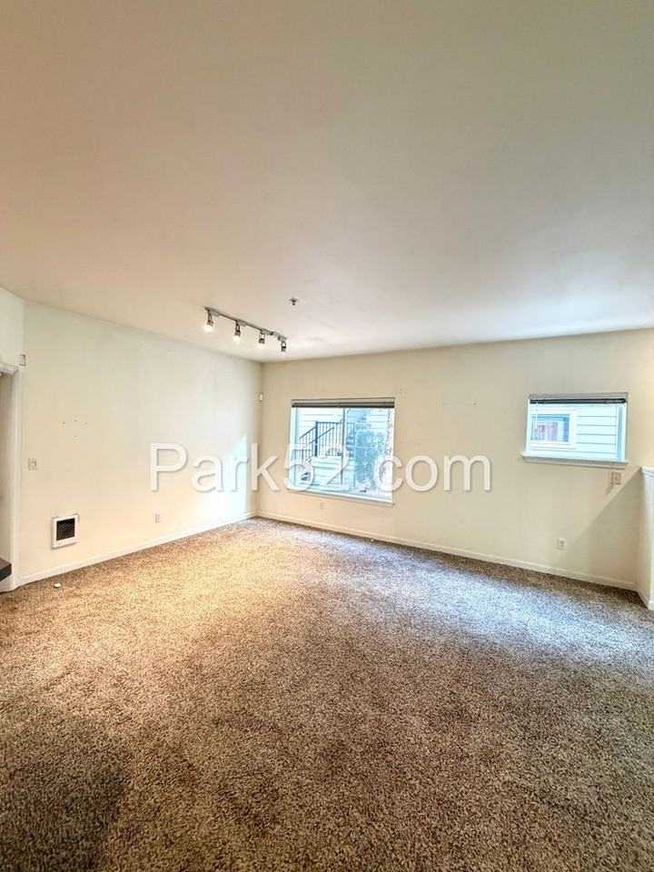 2178 Palisade Blvd - Photo 4 of 21