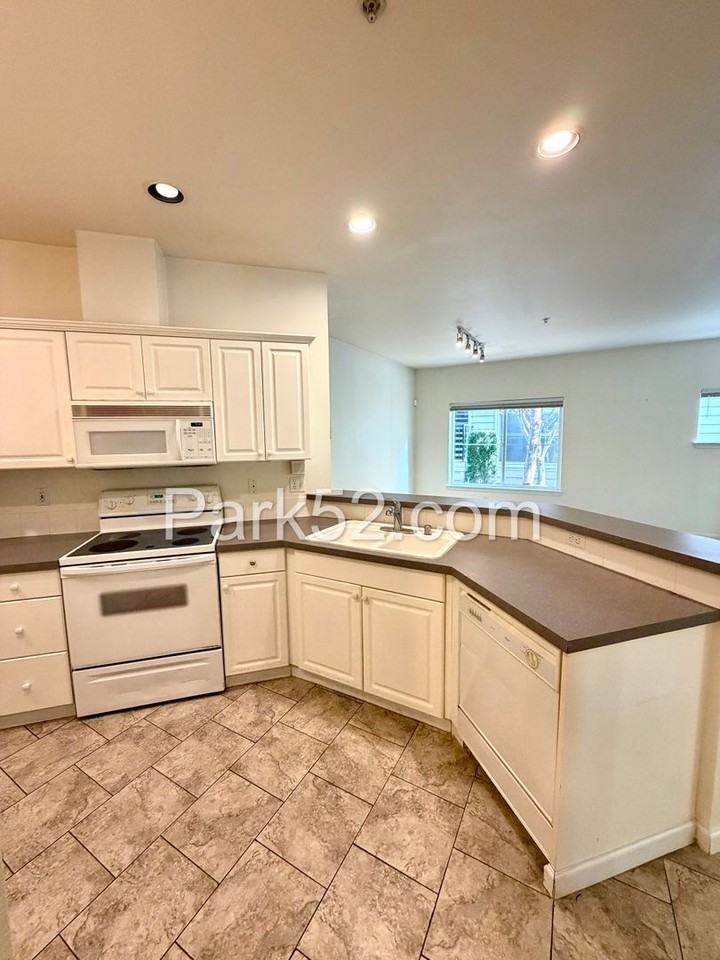 2178 Palisade Blvd - Photo 7 of 21