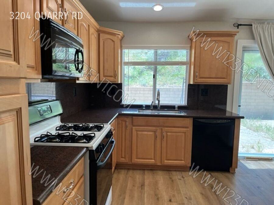 3204 Quarry Rd - Photo 5 of 33