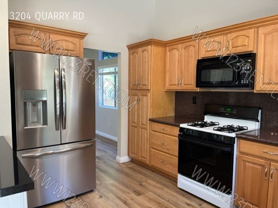 3204 Quarry Rd - Photo 6 of 33