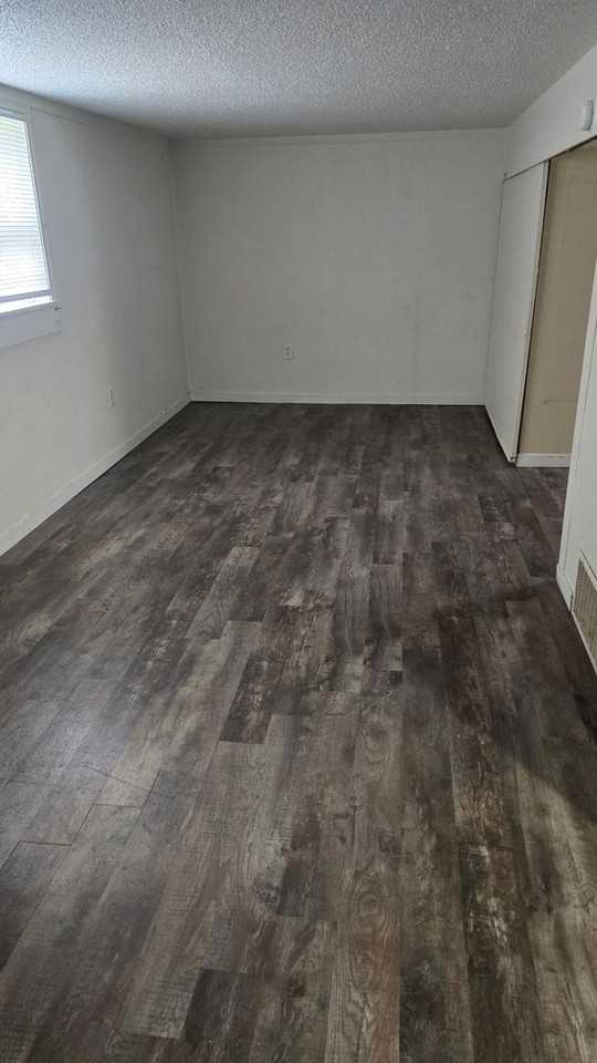 516 Se 6th St - Photo 2 of 7