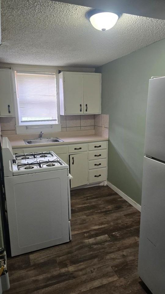 516 Se 6th St - Photo 3 of 7