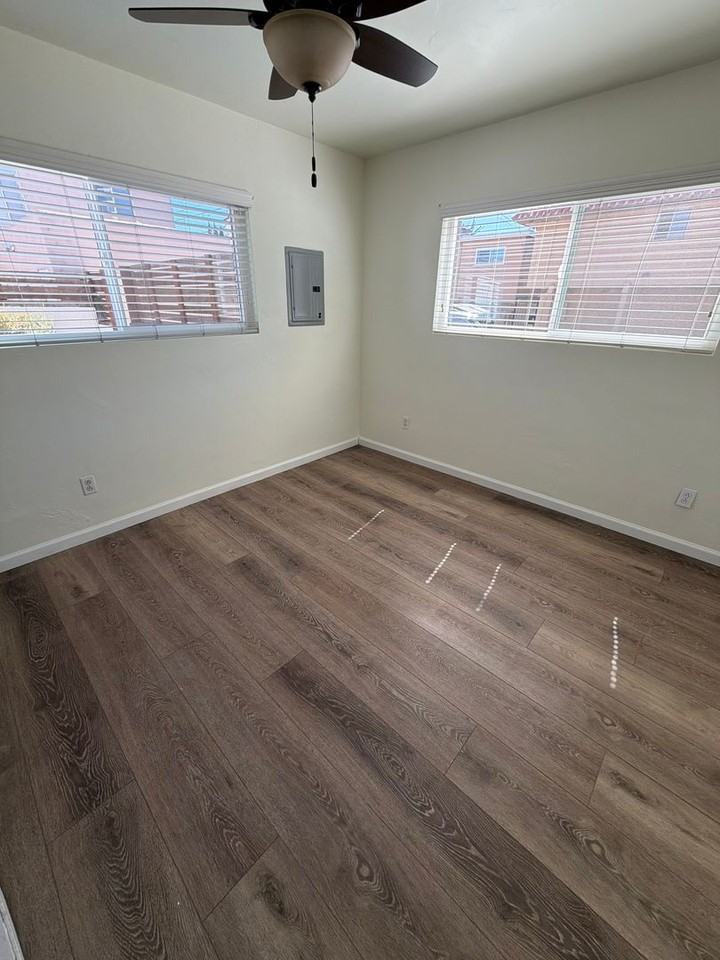 4588 34th St - Photo 4 of 14