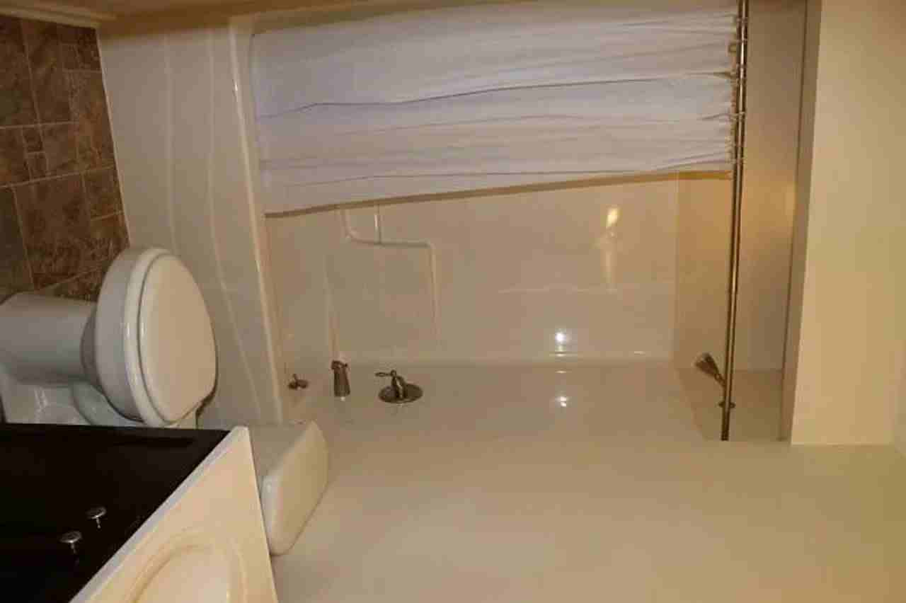 949 Howard St - Photo 3 of 21