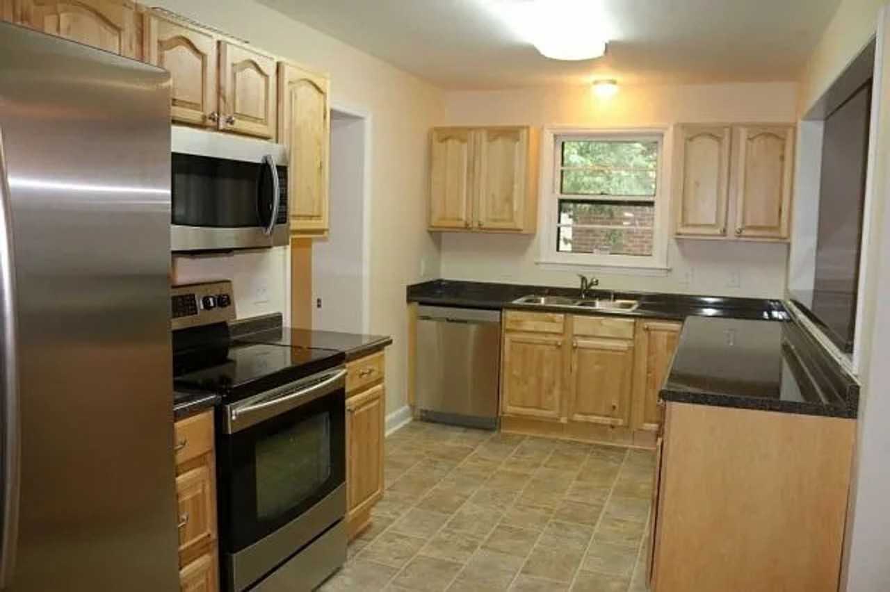 949 Howard St - Photo 5 of 18