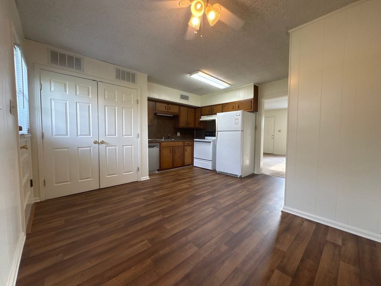 521 Dawson Ln Apt A - Photo 3 of 11
