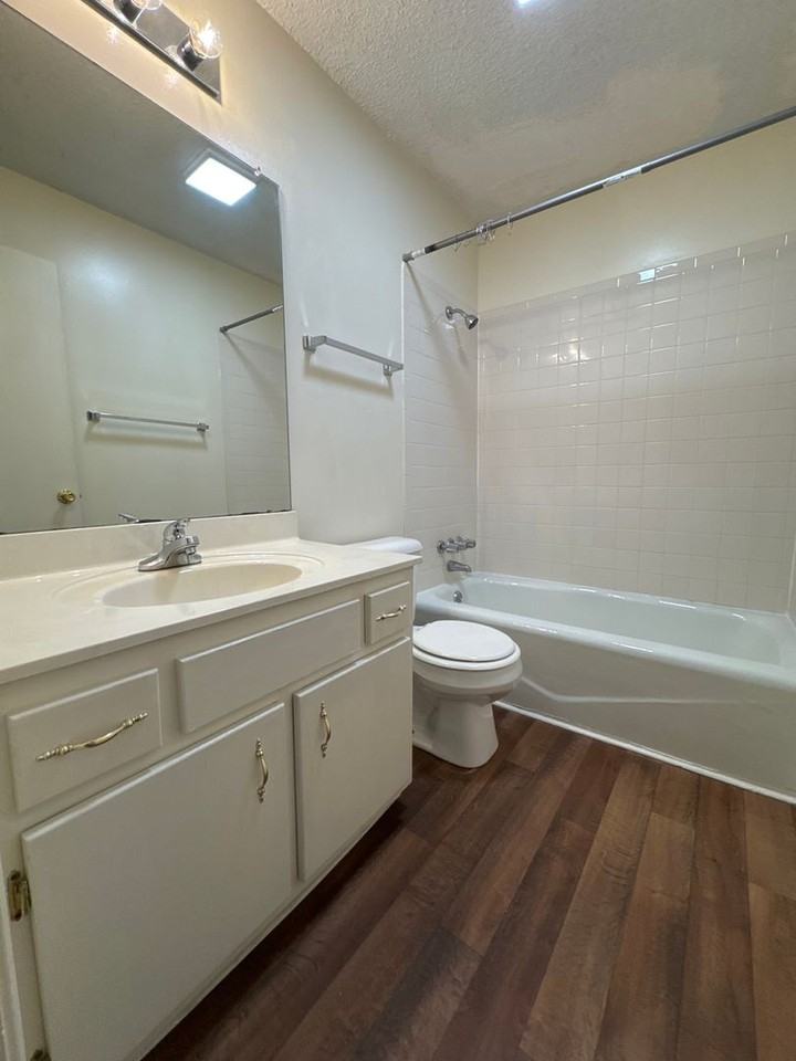 521 Dawson Ln Apt A - Photo 7 of 11