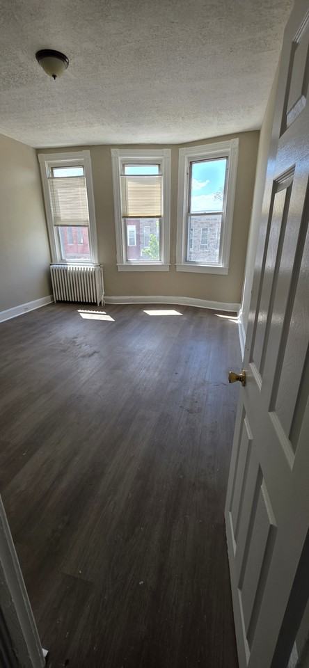 237 N Monroe St - Photo 3 of 13