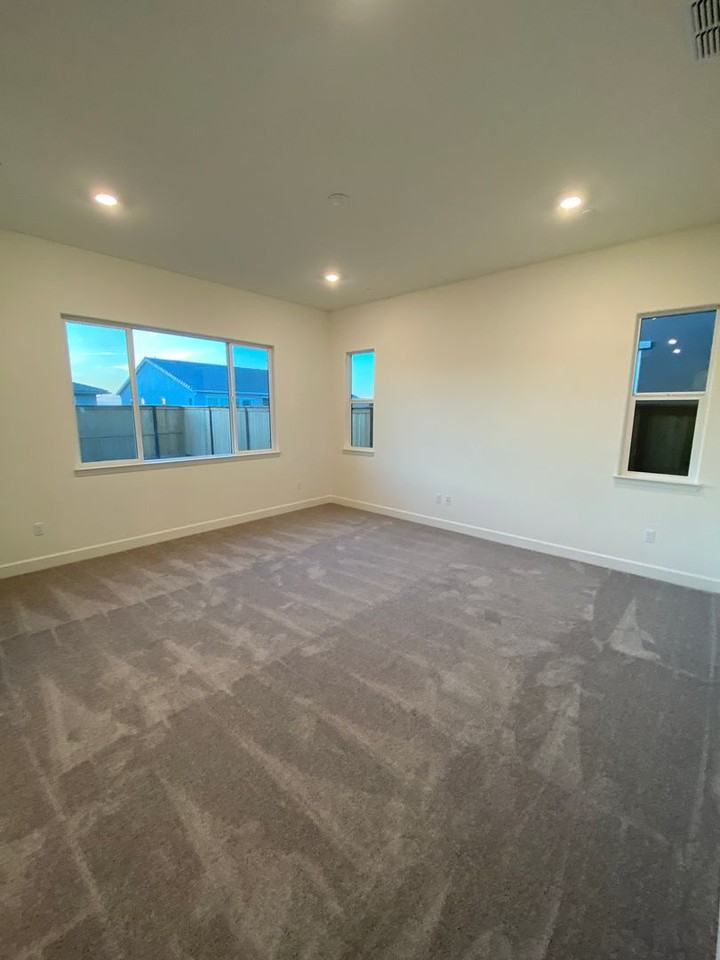 4989 Gold Rush Dr - Photo 3 of 31
