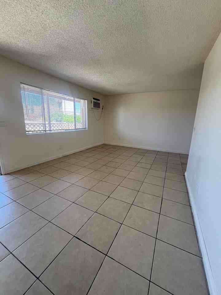 24271 Webster Ave #05 - Photo 7 of 18