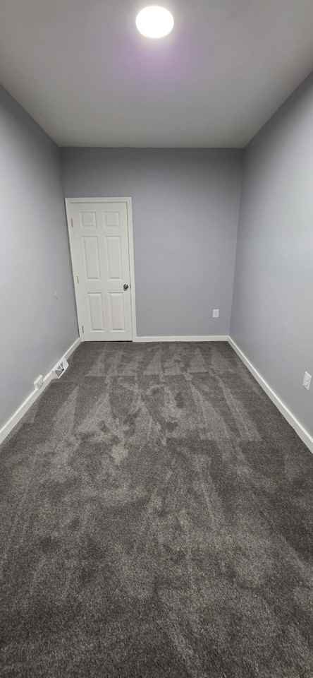 2550 W Pratt St - Photo 6 of 8