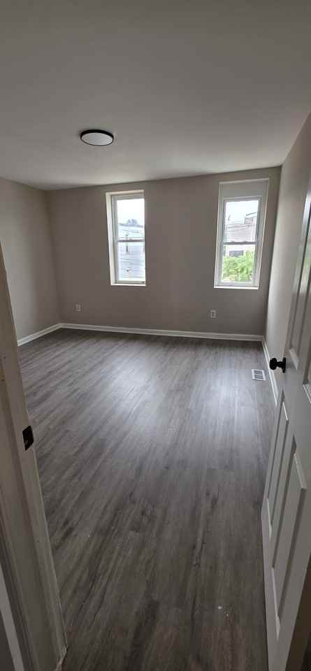 236 N Milton Ave - Photo 6 of 9