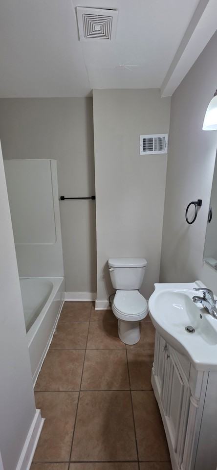 236 N Milton Ave - Photo 7 of 9