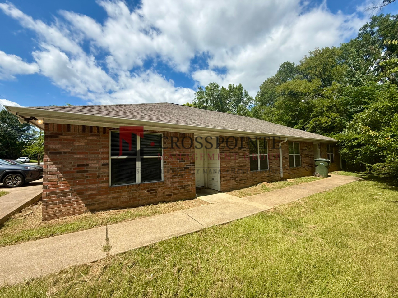 2215 N Palace Ave - Photo 2 of 14
