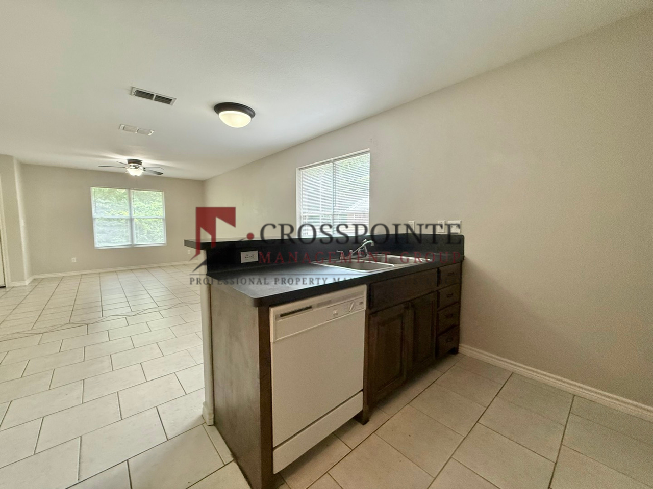 2215 N Palace Ave - Photo 6 of 14