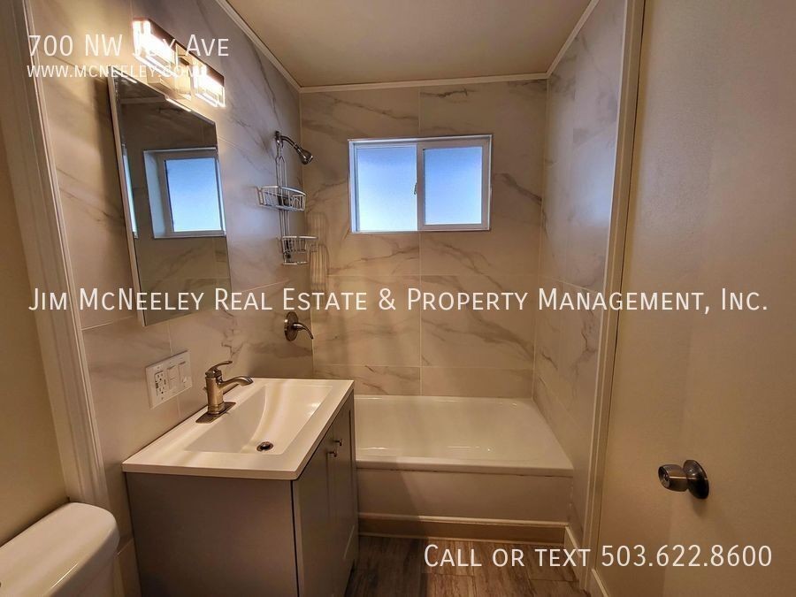700 Nw Joy Ave - Photo 7 of 12