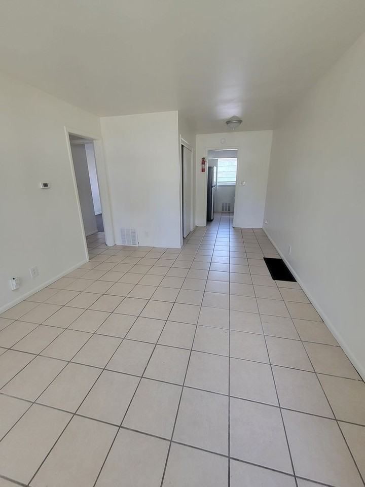 4501 E Linwood Blvd - Photo 2 of 7