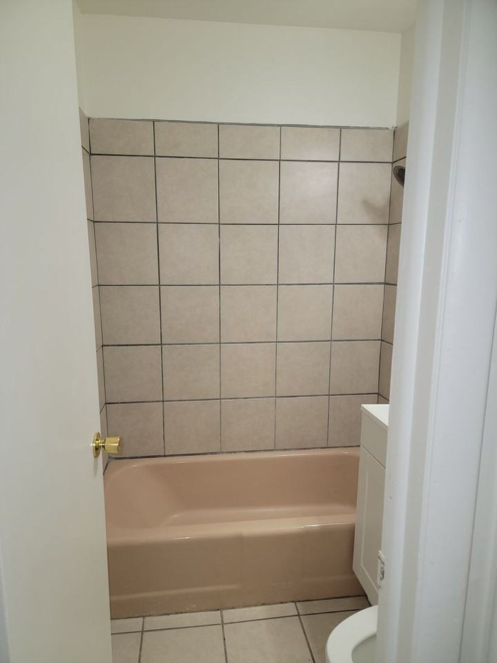 4501 E Linwood Blvd - Photo 5 of 7