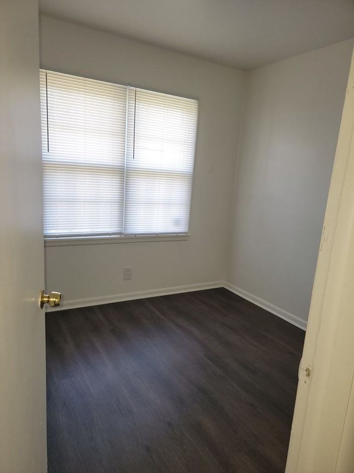 4501 E Linwood Blvd - Photo 7 of 7