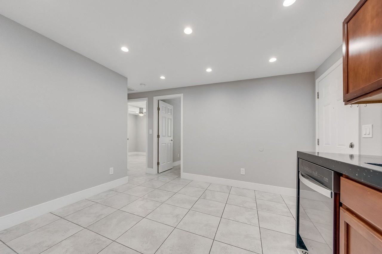 2318 Bassler St - Photo 2 of 12