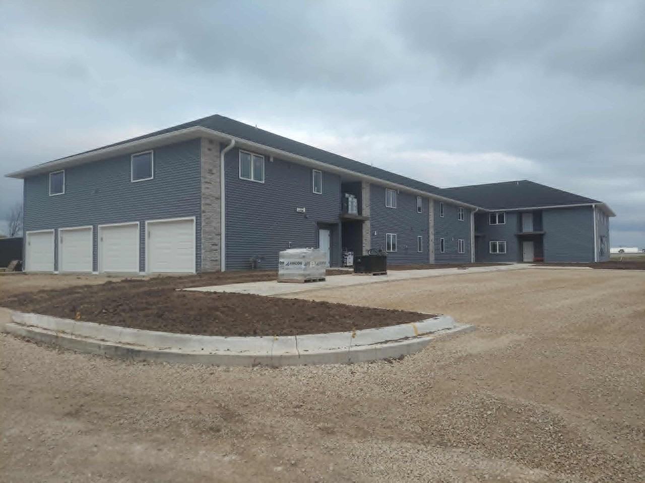 Q4 Rentals - 104 8th Ave SW - Photo 3 of 20