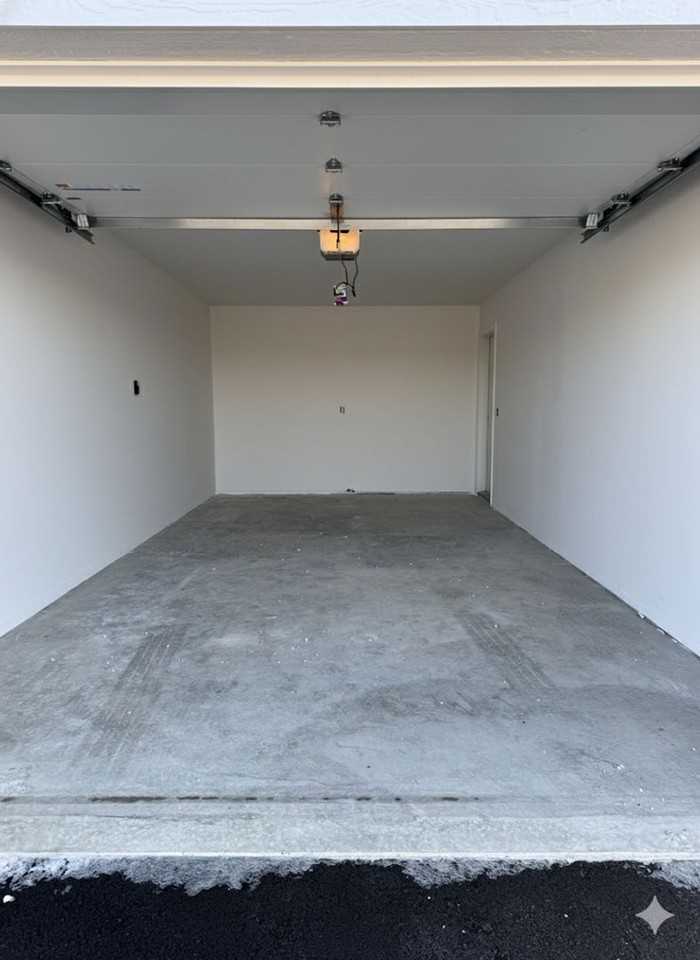 Q4 Rentals - 104 8th Ave SW - Photo 4 of 15