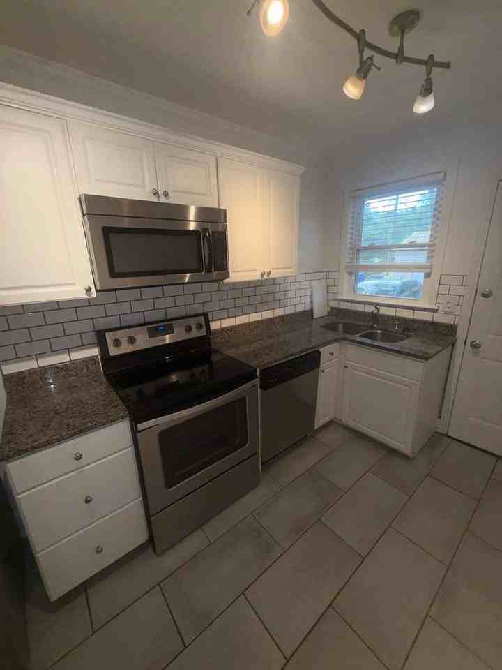 3732 Moss Ave - Photo 6 of 20