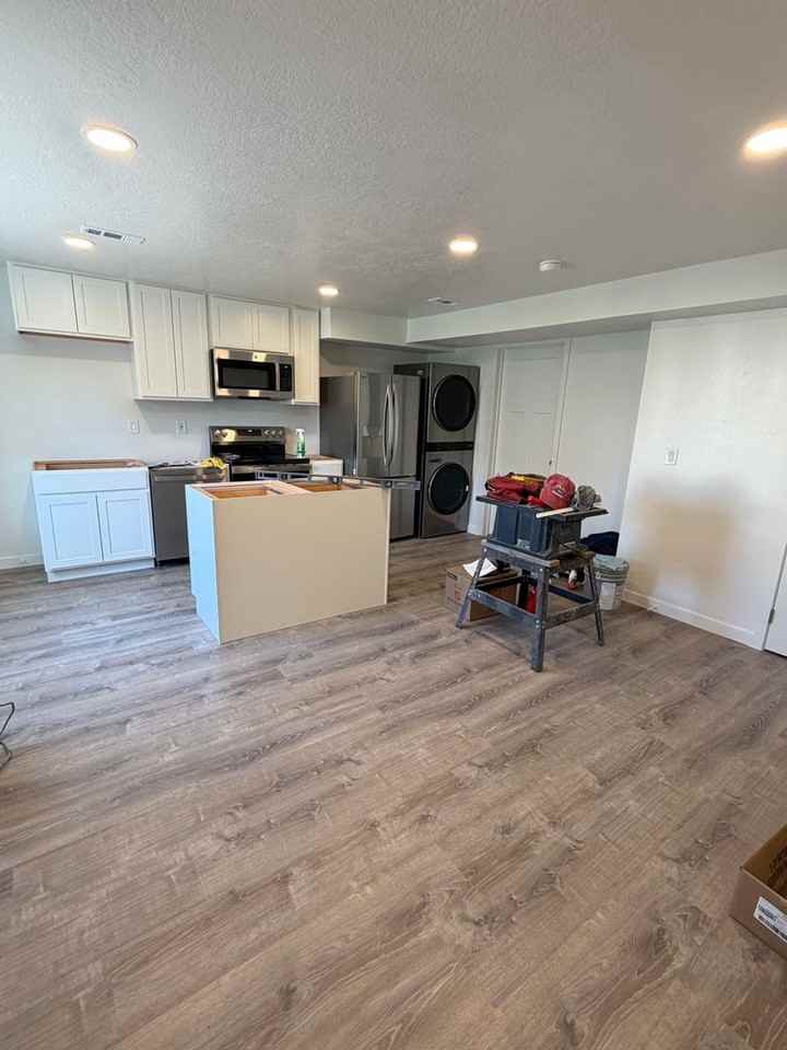 909 W Bullion St #B - Photo 7 of 17
